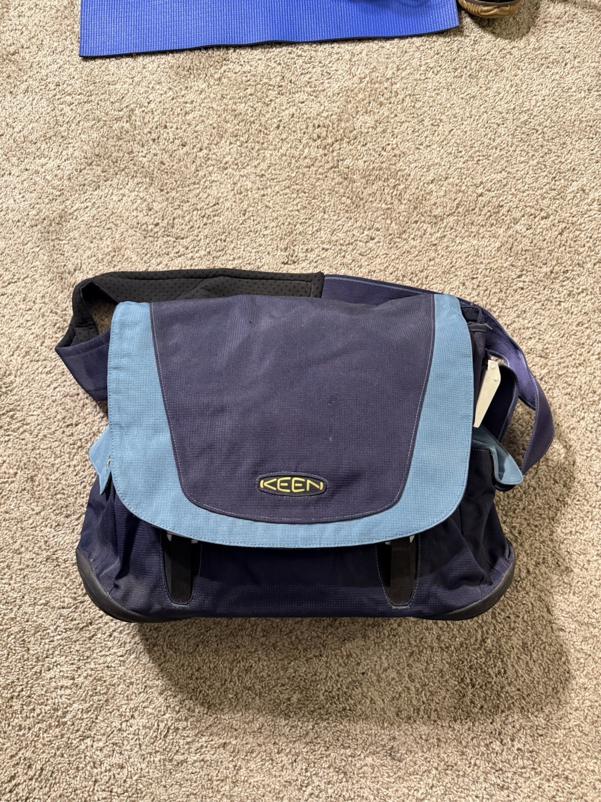 Keen Hybrid Transport Messenger Bag Blue Crossbody Shoulder Ripstop Rubber Bag