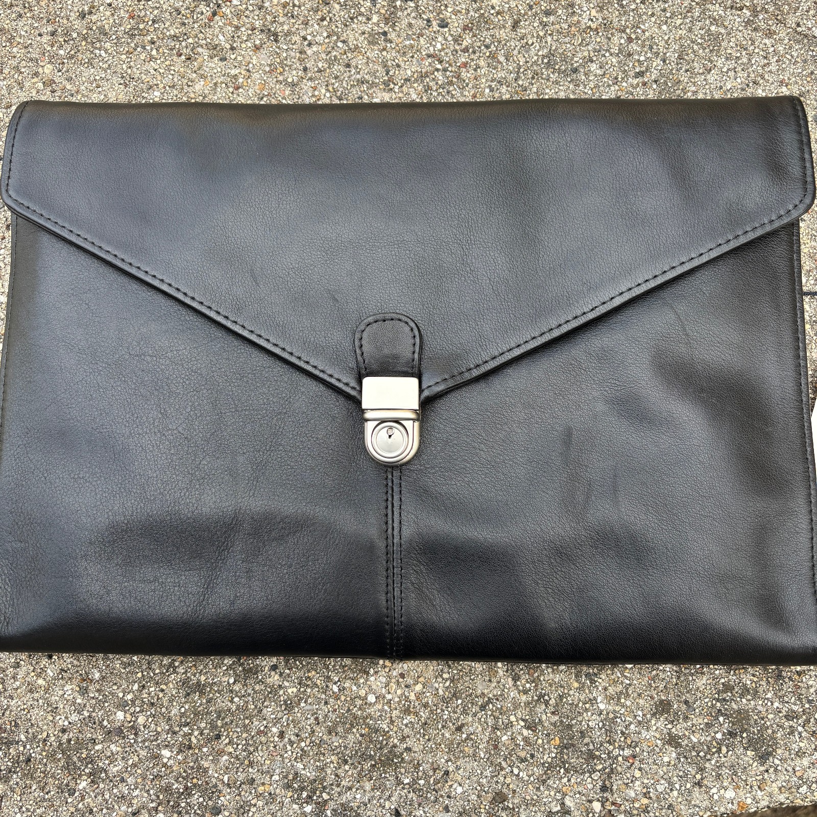 Kenneth Cole Leather Portfolio w. Lock Inside & Outside Zippered Pockets NWT