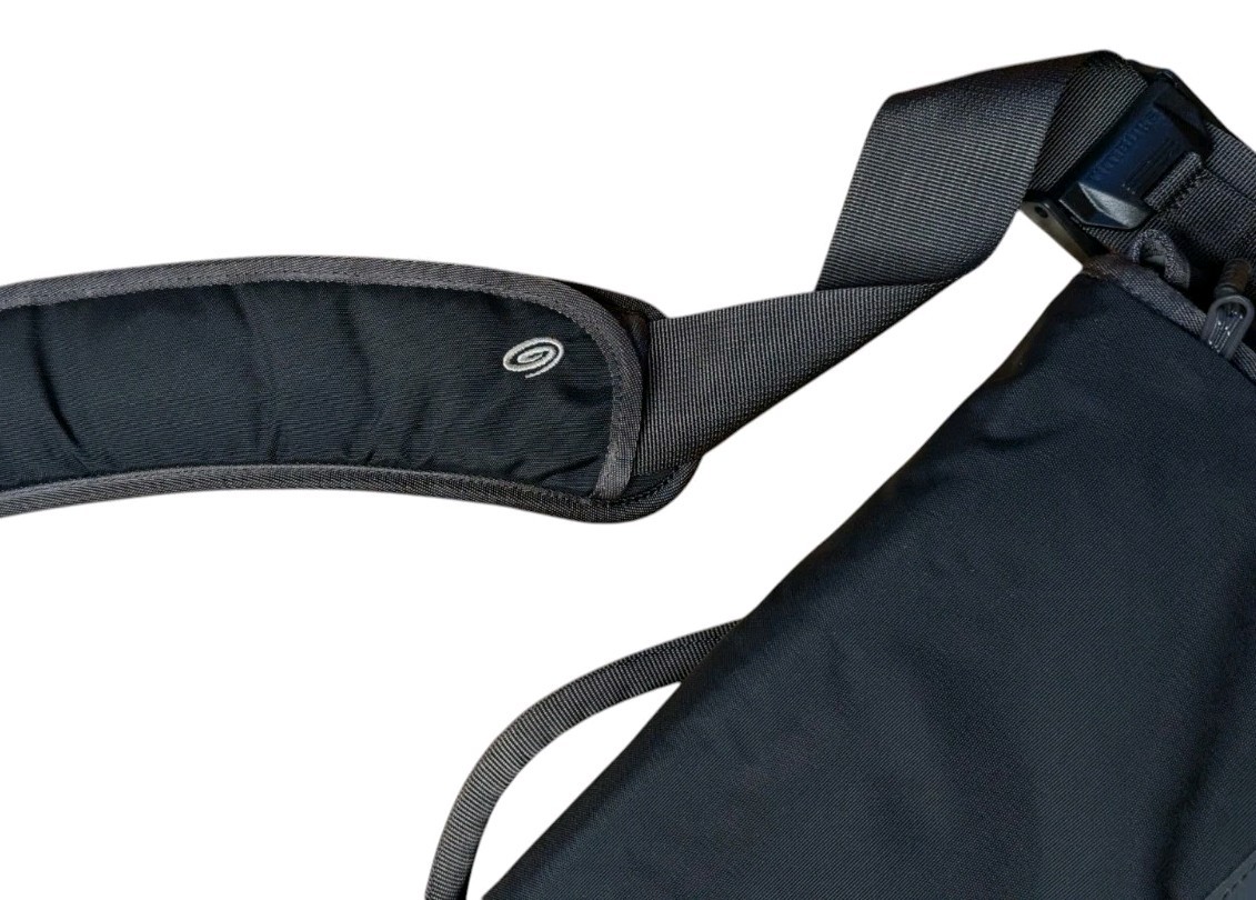 Timbuk2 Command Messenger Bag Medium Jet Black Laptop Tablet TSA Travel NWOT