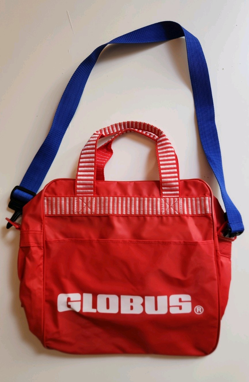 Vintage Globus Red Nylon Travel Gym Bag with Shoulder Strap – Retro Sports Style