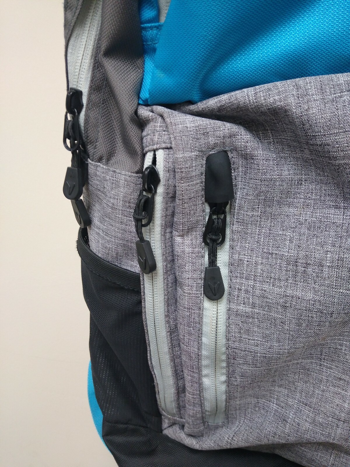 Bondka 19.5″ Eolus Backpack Grey/blue/black, Laptop Bag, School Bag, adjustab