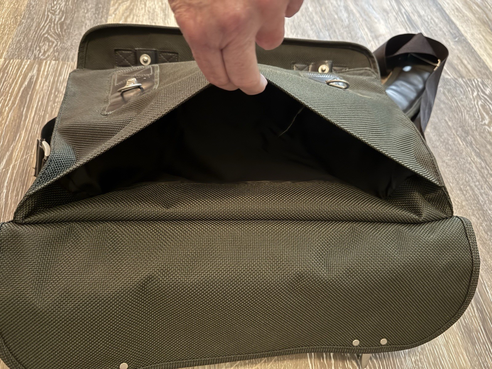 Khaki Green Thick Canvas Computer, Work Bag Strong Heavy Latch’s Lots Pockets
