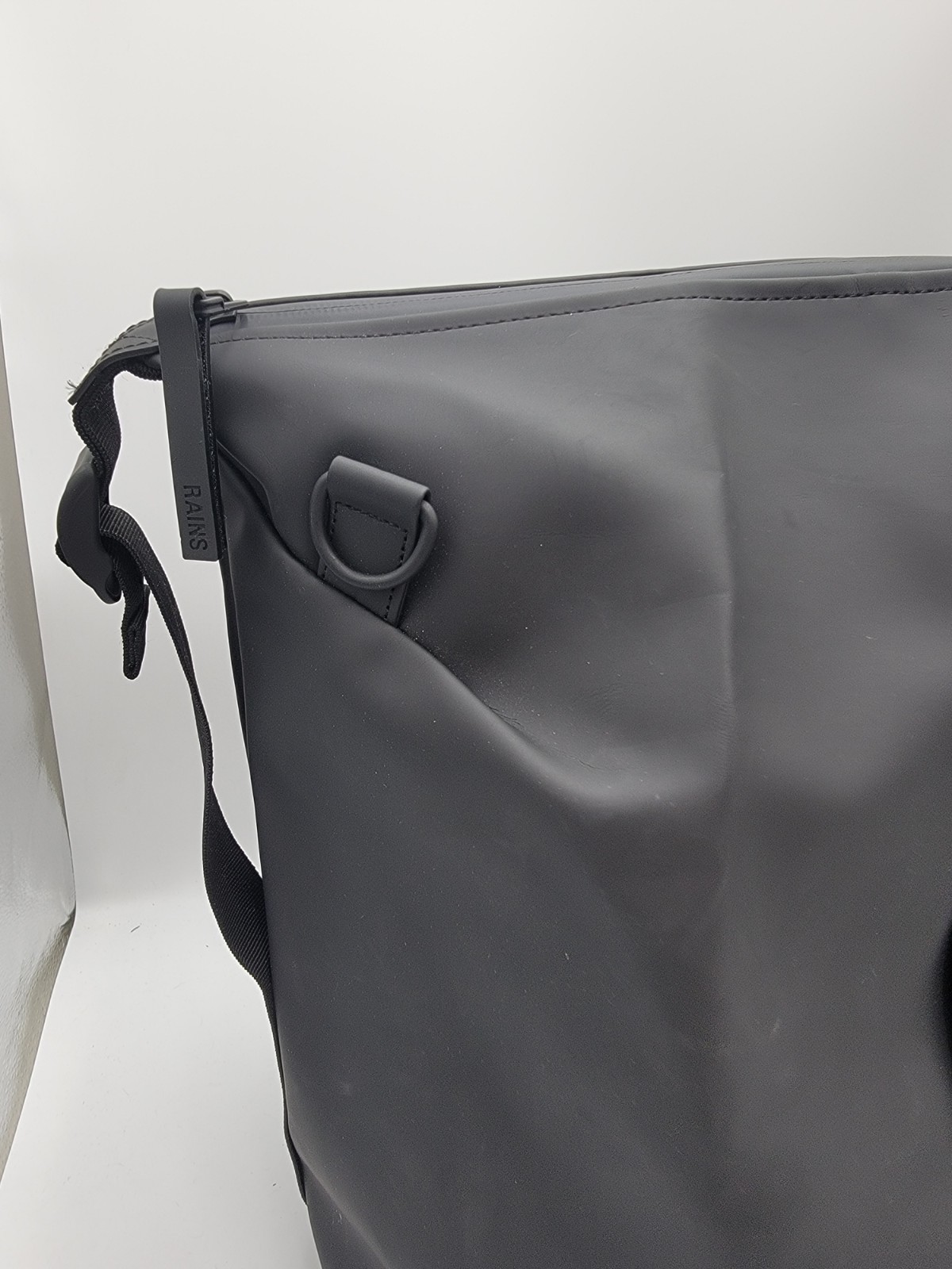 Rains MEDIUM Overnight Bag in Black Polyester w/Polyurethane Coat Waterproof Zip