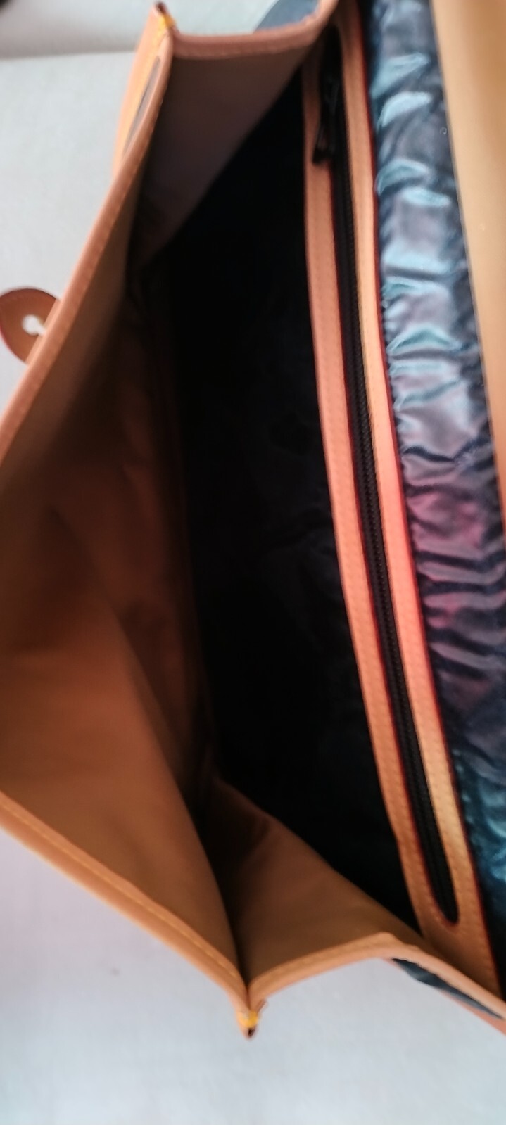 Hunting World Messenger Work Bag