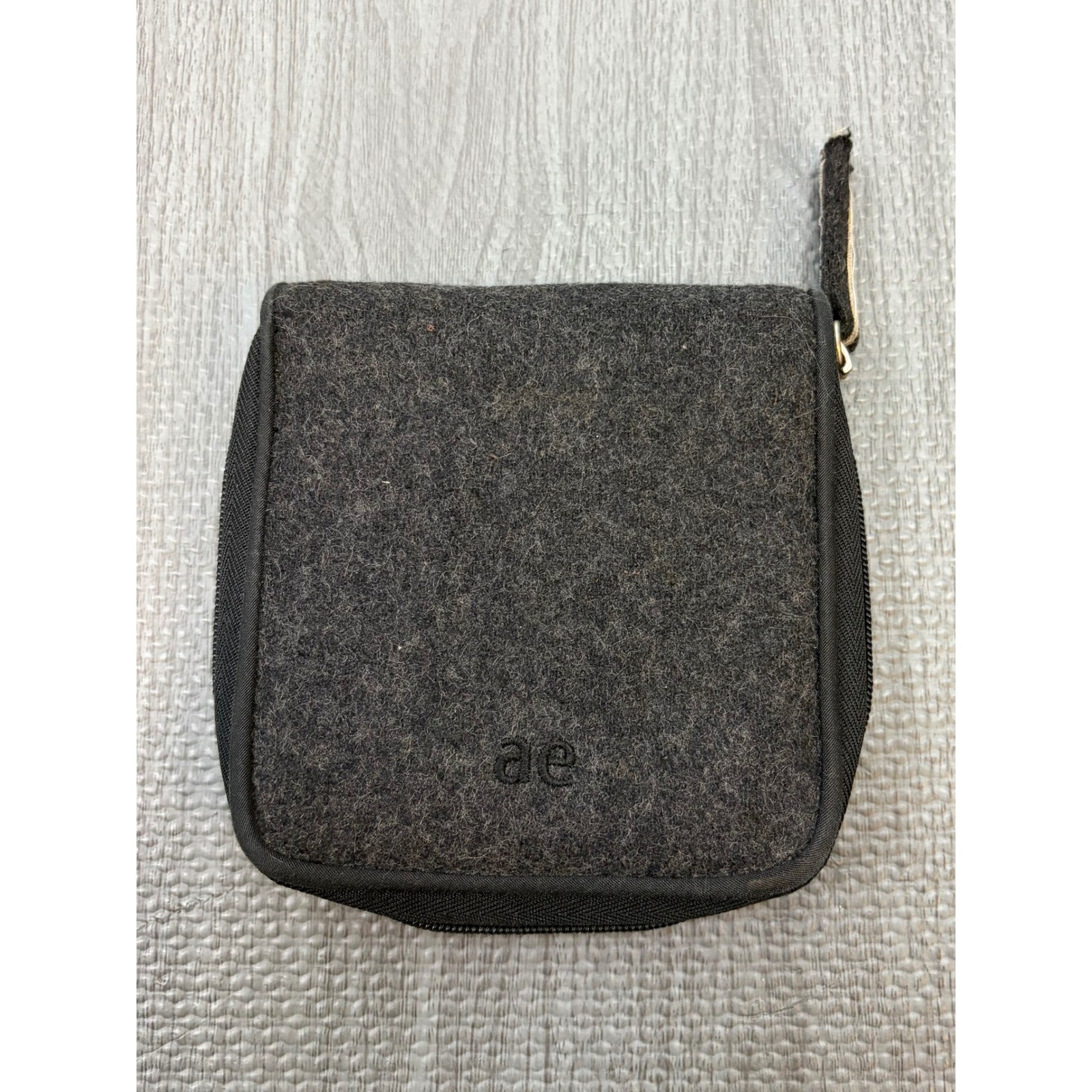 Y2K American Eagle Charcoal Wool Felt Utility Crossbody Bag Zip Wallet Set