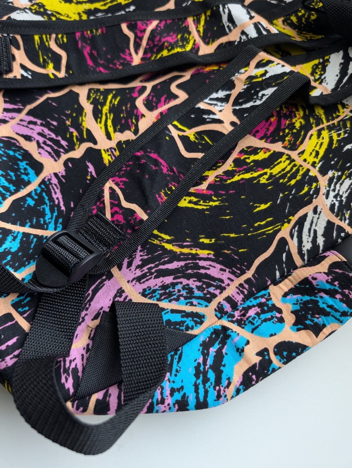 Abstract Multicolor Men’s Backpack Adjustable Shoulder Strap Zipper Closure