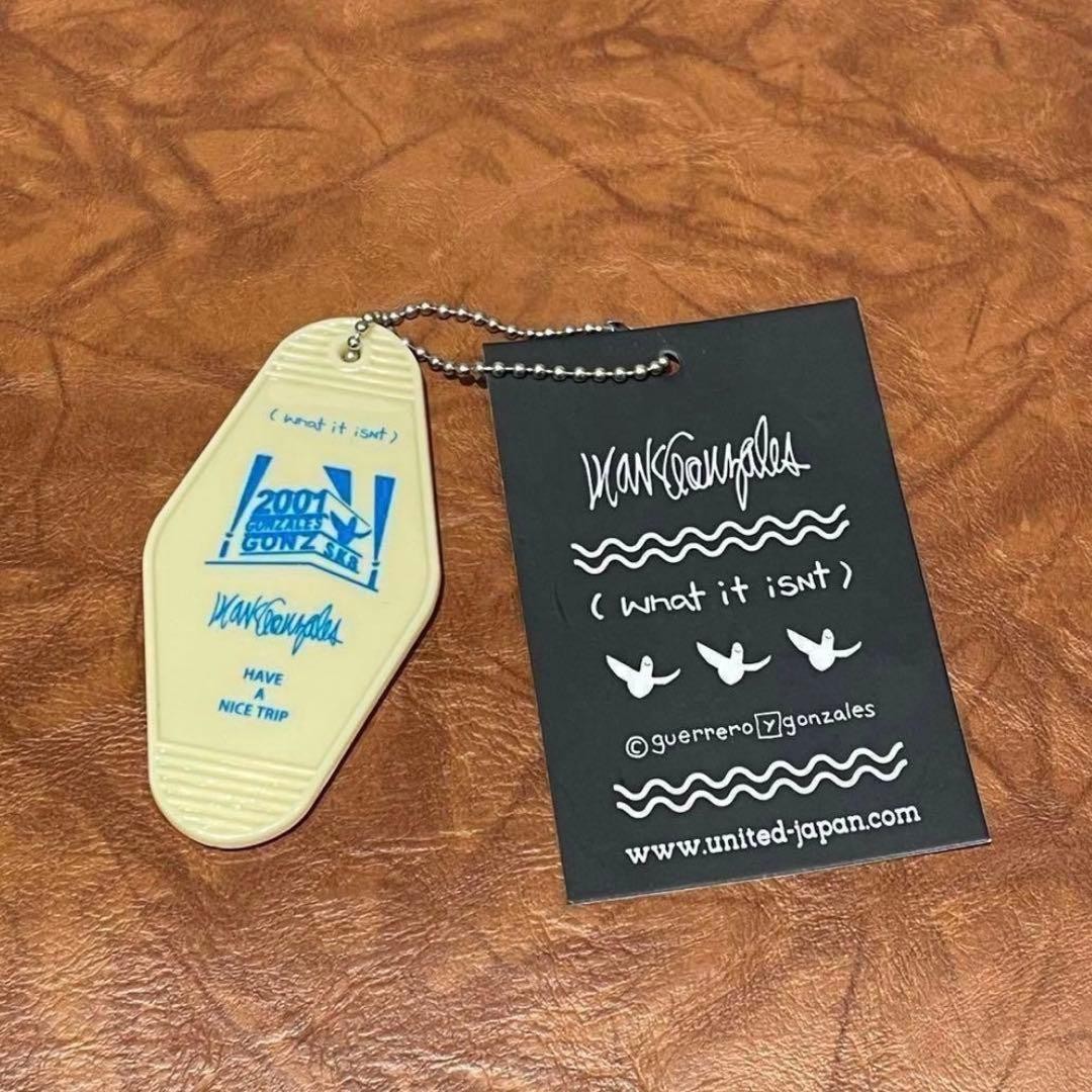MARK GONZALES Motel Keychain Ivory 9×4.5cm Acrylic