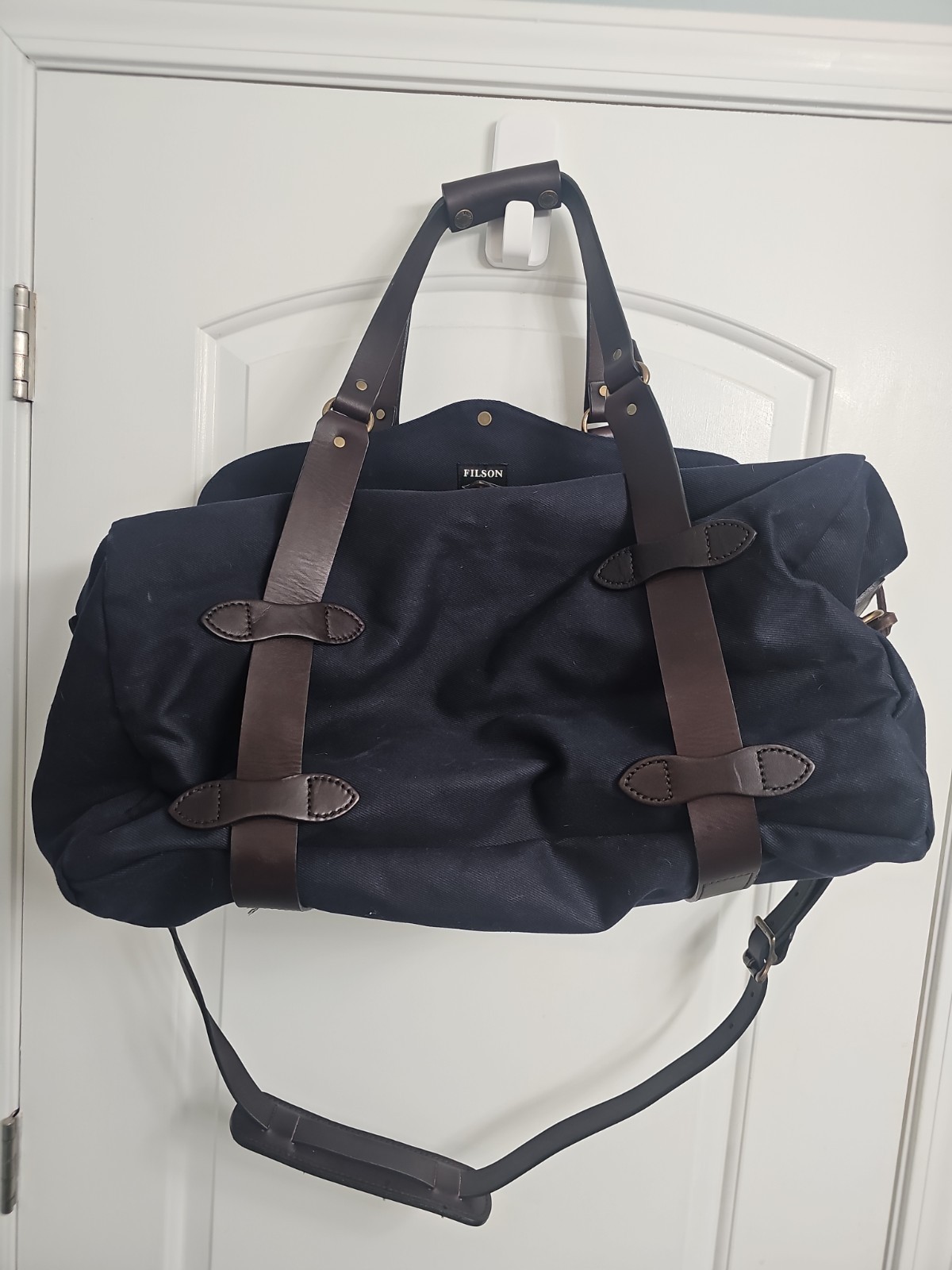 Filson Medium Rugged Twill Duffle Bag In Navy Blue Canvas and Leather