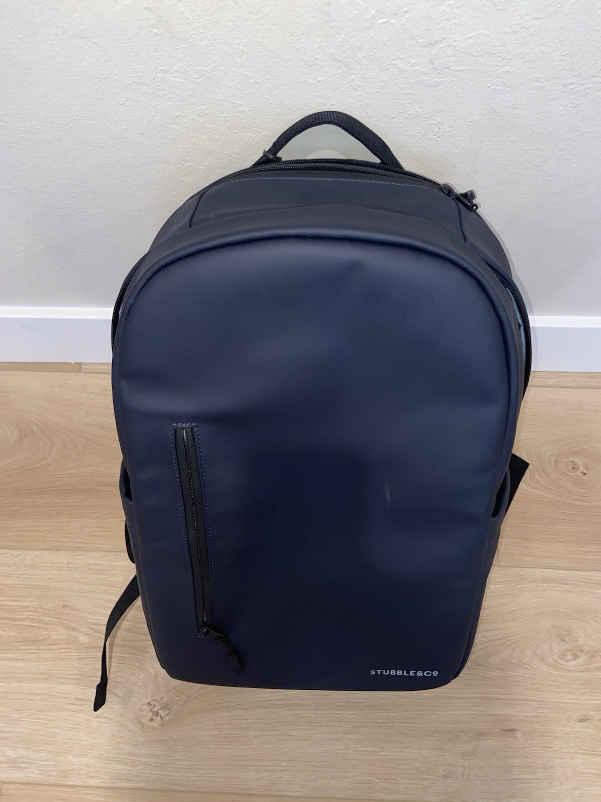 Stubble & Co Everyday Backpack 20L – Black.