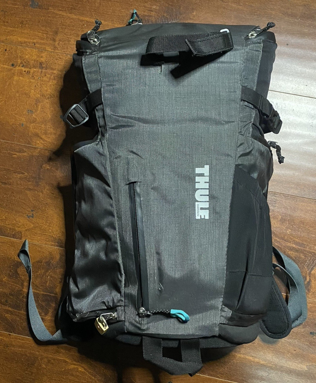 USED Dark Gray Thule Perspective Daypack Pro DSLR Camera Backpack