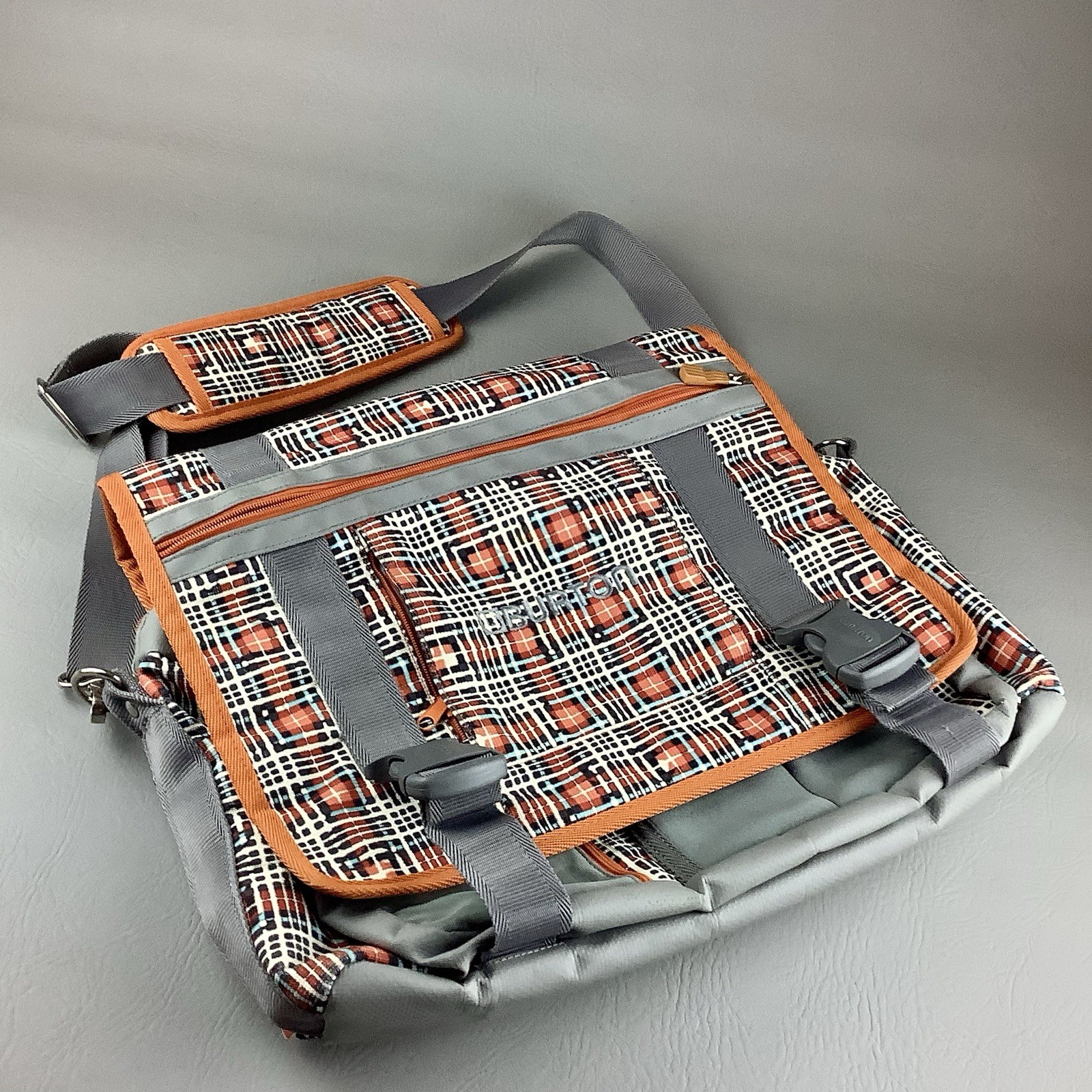 Burton Industrial Plaid Messenger Travel School Work On The Go Bag