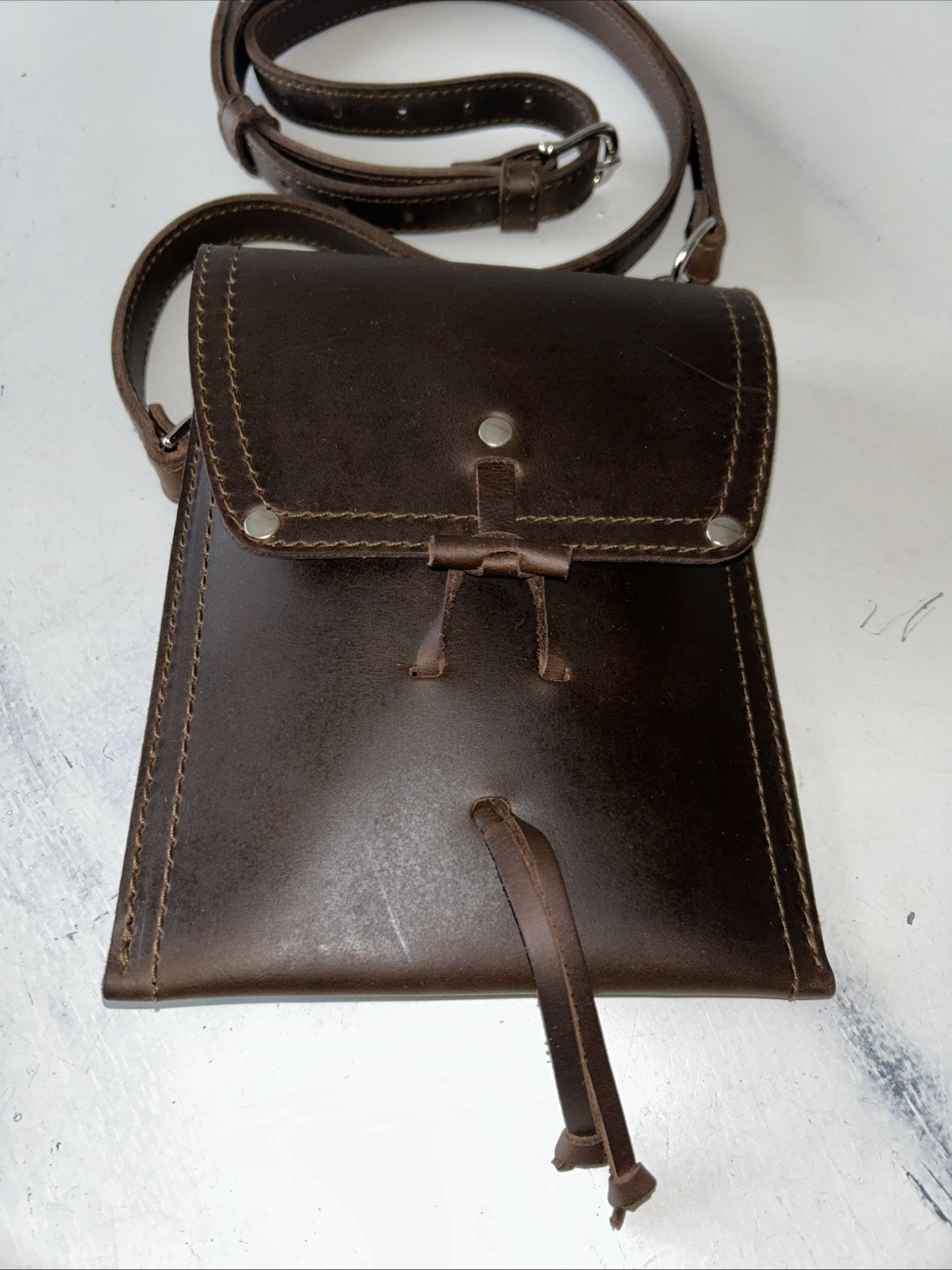 Saddleback Leather Pouch w Strap Chestnut Brown NWOT 8.75”Lx6.75”Wx1.5”D