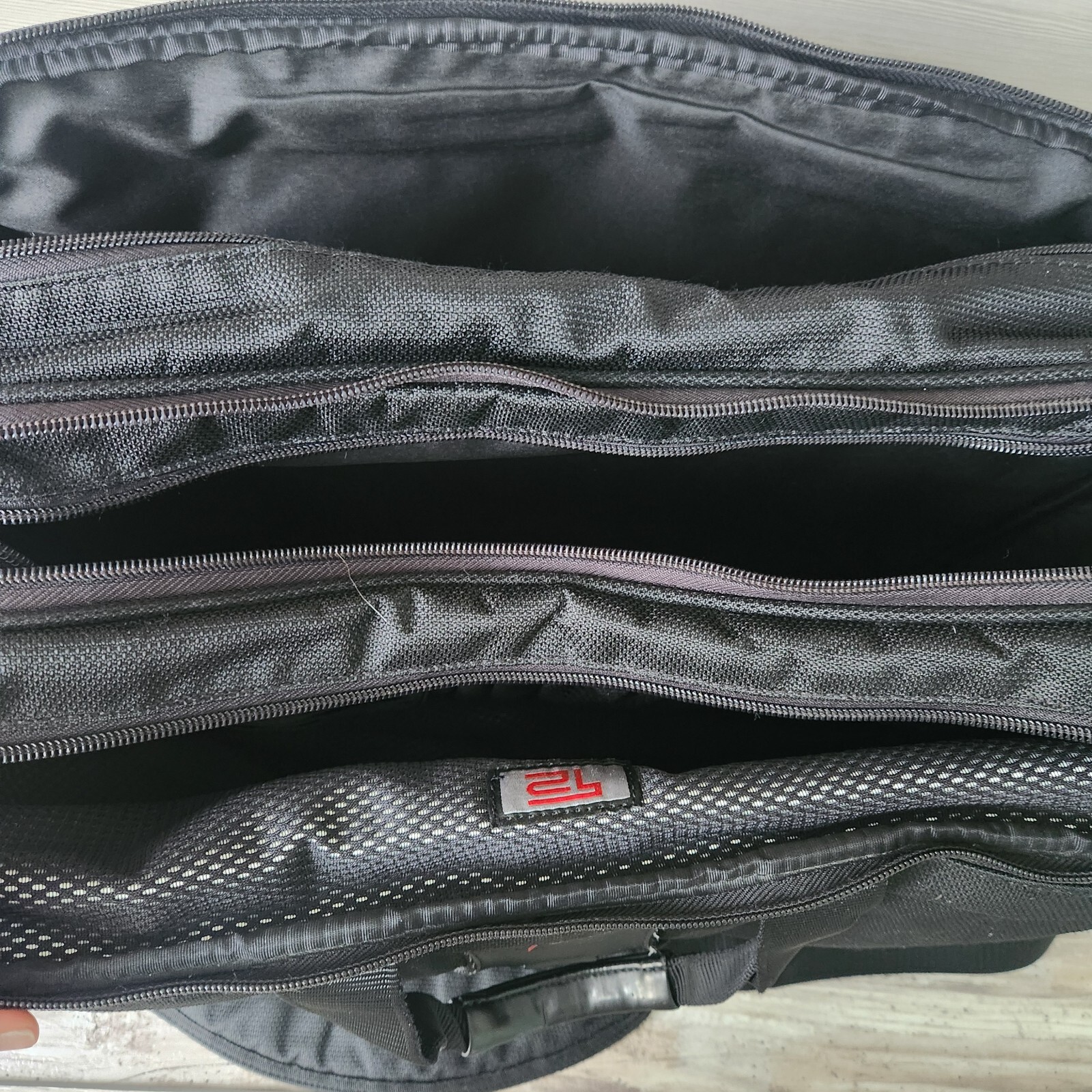 Tumi T-Tech T2 Carry On Expandable Nylon Ballistic Laptop Briefcase Bag w/ Strap
