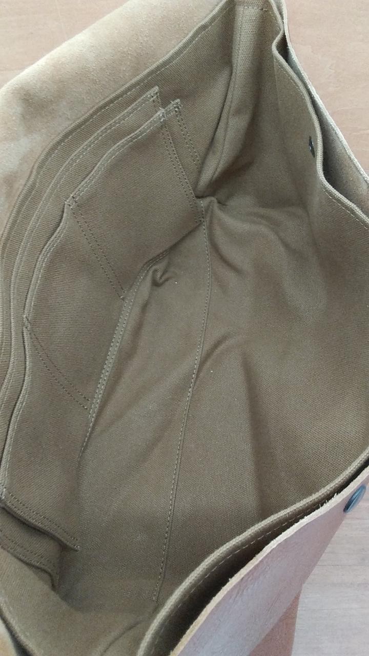 Uni Co M Size Messenger Bag