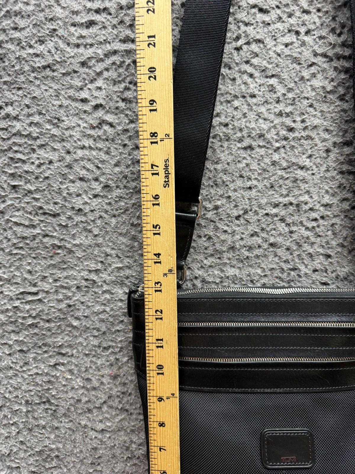 Tumi Nylon Leather Trim Flat Messenger Crossbody Bag Black 24105D Unisex