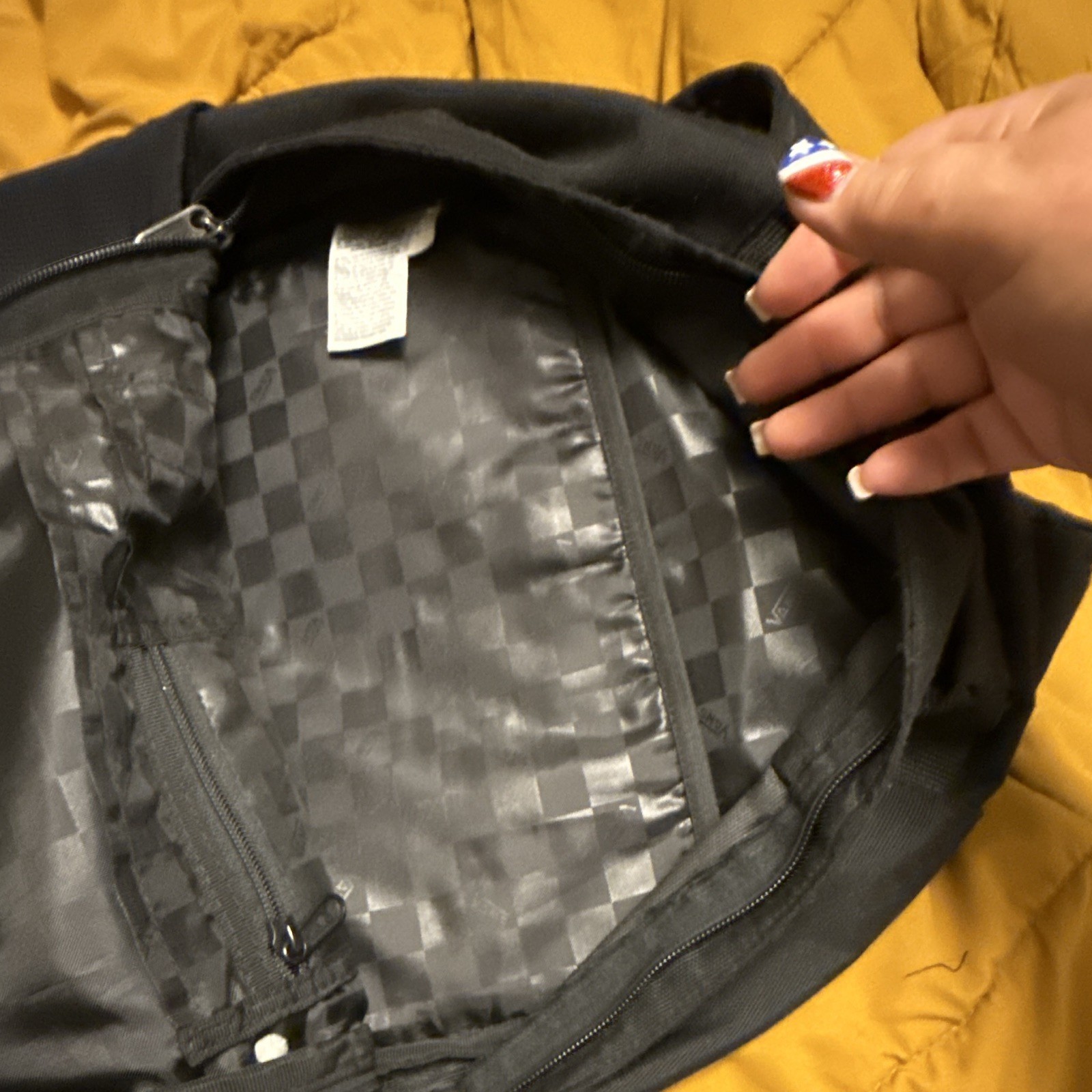 VANS Off The Wall Black Backpack Zip Adjustable Straps Pockets Unisex Adult