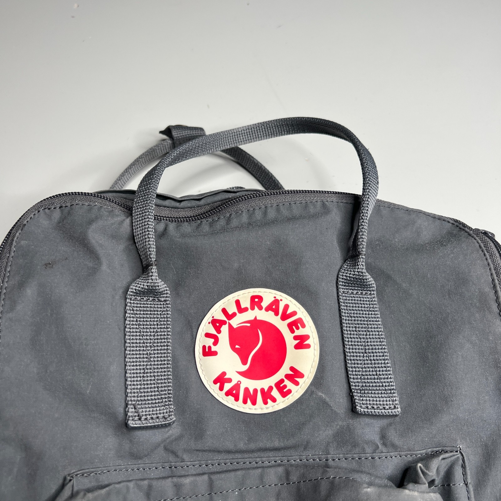 Fjallraven Kanken Classic Backpack Gray Iconic Fox Logo Sweden 23510