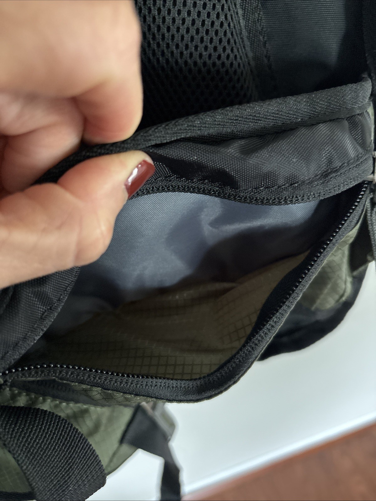 Mothybot Outdoor Durable Water Resistant Nylon Insulated Hydration Backpack Gorp