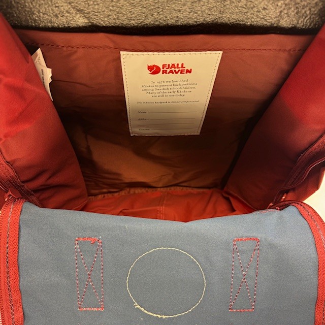 Fjallraven – Kanken Classic Pack, Small One Size,Royal Blue/Ox Red