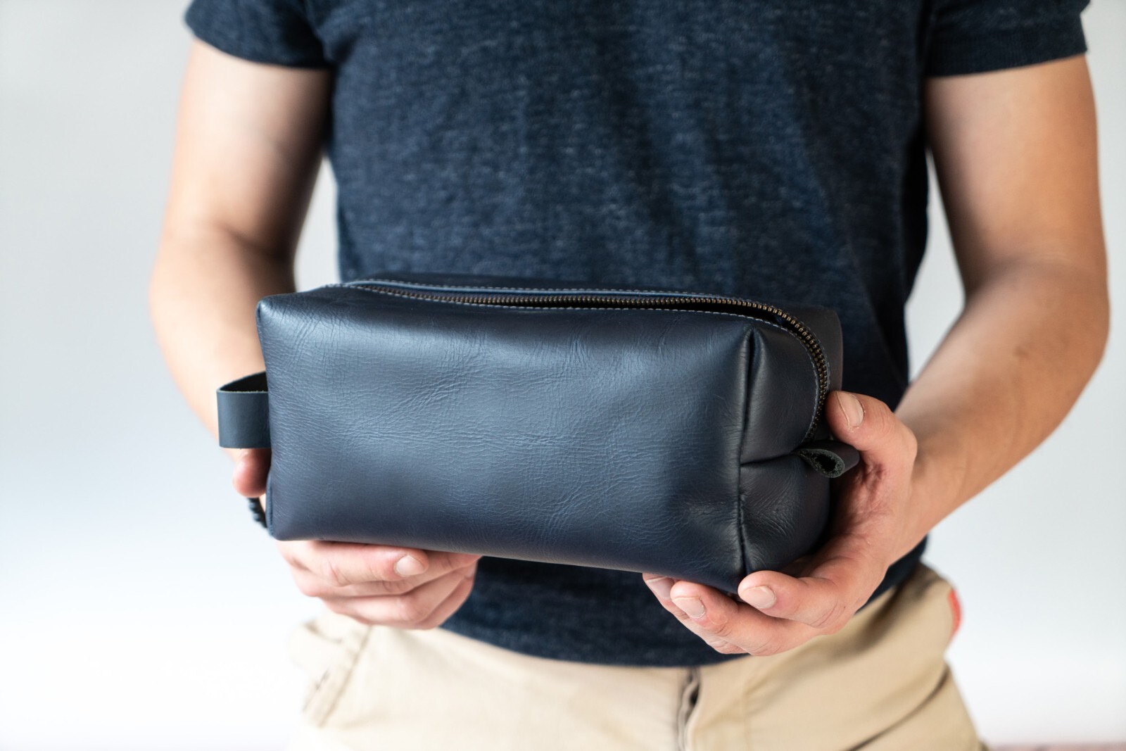 VELLAIRE Leather Toiletry Bag, Travel Toiletry Bag For Men, Men’s Toiletry Bag