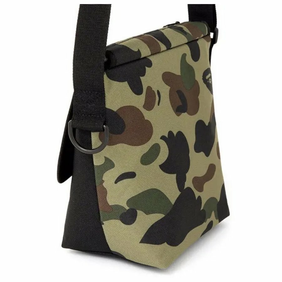 A Bathing Ape 2020 WINTER COLLECTION Camo Shoulder Bag 21cm x 28cm x 18cm