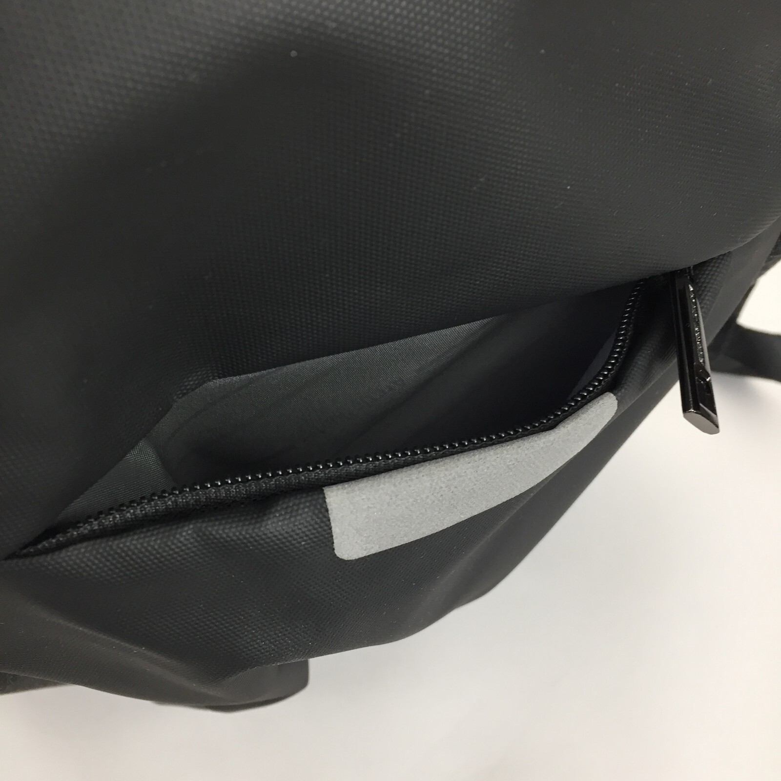 ARCTIC HUNTER Waterproof USB Charge Laptop Business Backpack School Bag NEW