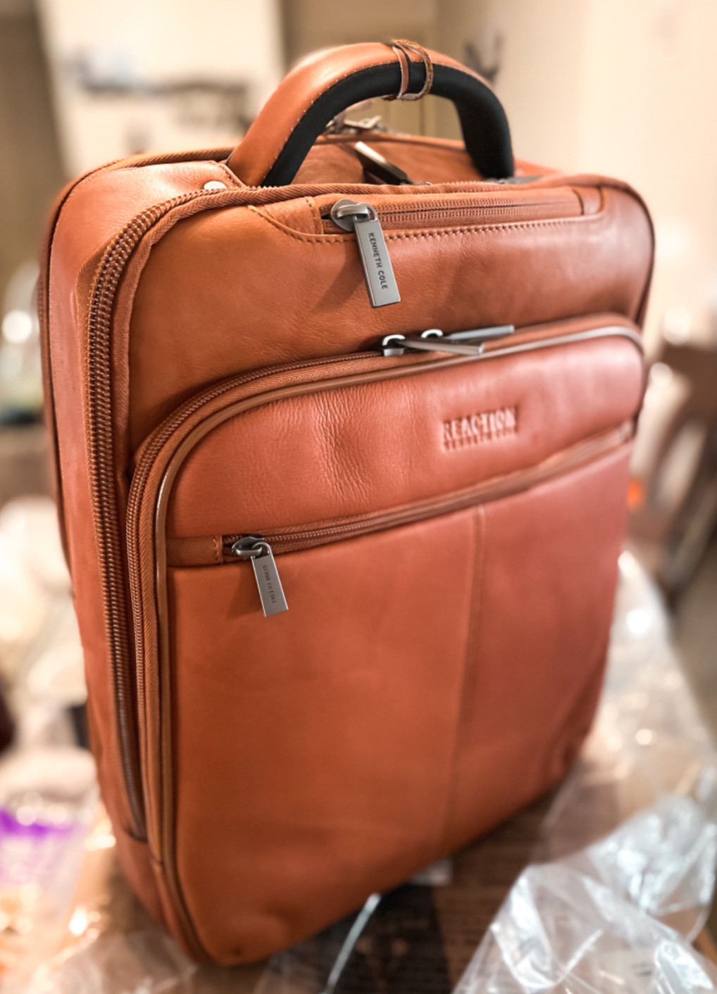 Brand New Kenneth Cole Reaction Manhattan Messenger Backpack Cogna 16″ Laptop US