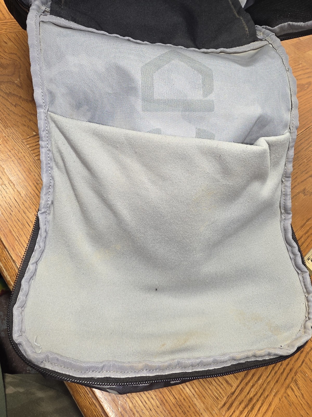 Under Armour Utility Personal Equipment Backpack 1369318 Gray Black HS-A1-1