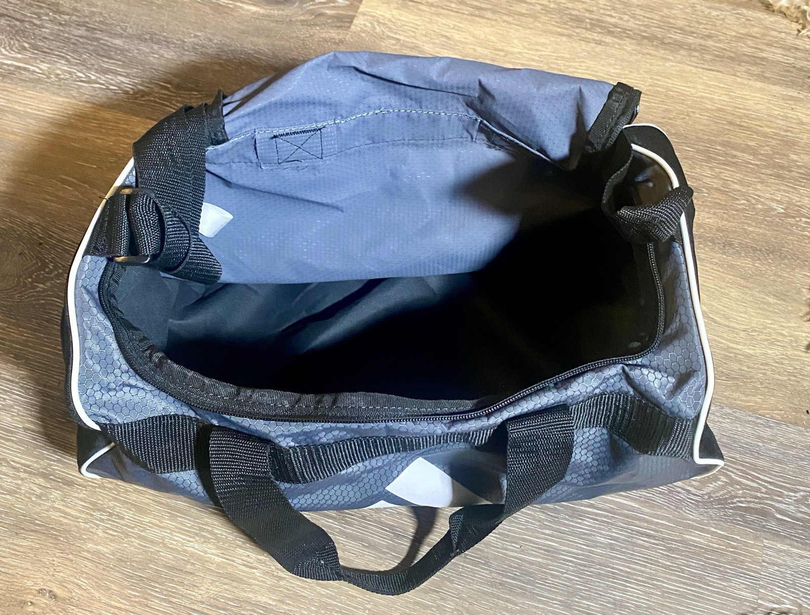 Adidas Diablo II Solid Small 18” Gym Bag Locker Wonder Silver Grey Hex Pattern