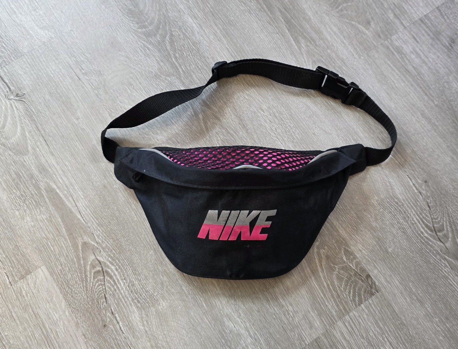 Y2K Gray Tag Nike Fanny Pack Zip Bag Waist Crossbody Spell Out Black Pink