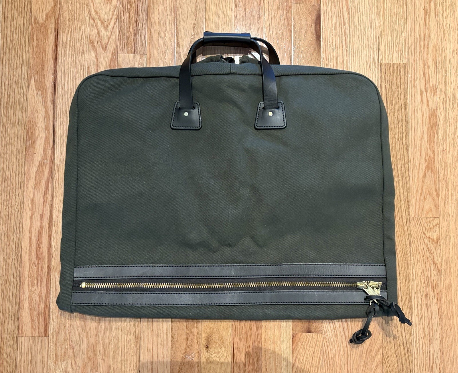 Filson Suit Cover Garment Bag – Otter Green – Excellent Condition