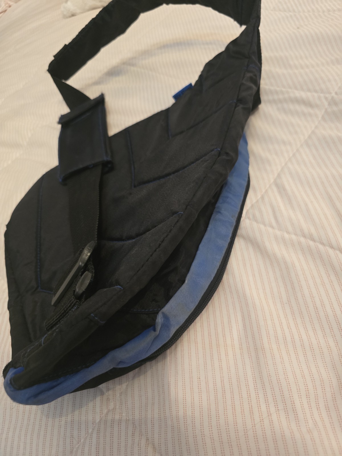 Superman Shoulder Sling Bag Zip From Six Flags
