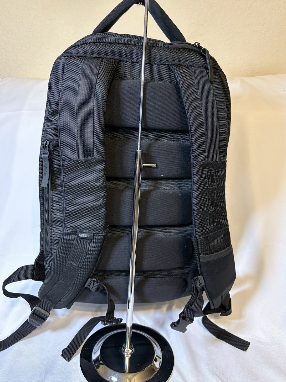 OGIO Black Men’s Backpack Zip Closure Top Handle Padded Inner Outer Pockets