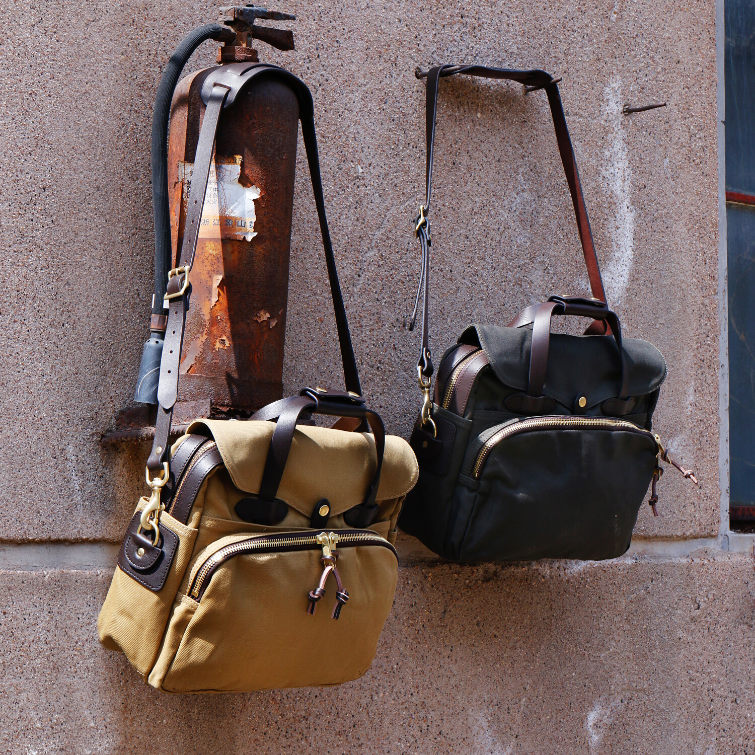 22OZ Canvas Bag & Cowhide Shoulder Strap Shoulder Bag Size 39*34*16cm Handbag