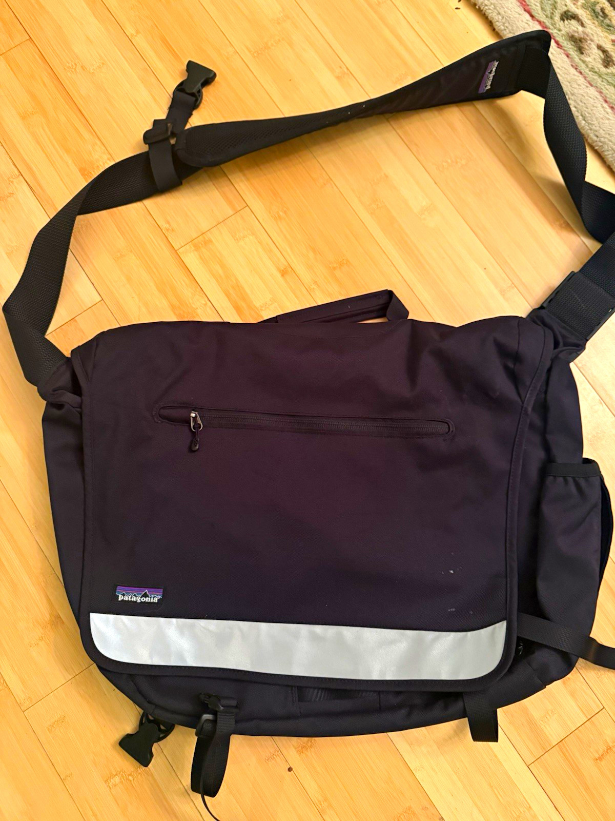 Patagonia Large Black Messenger Bag Zip & Buckle, Adjustable Crossbody Strap