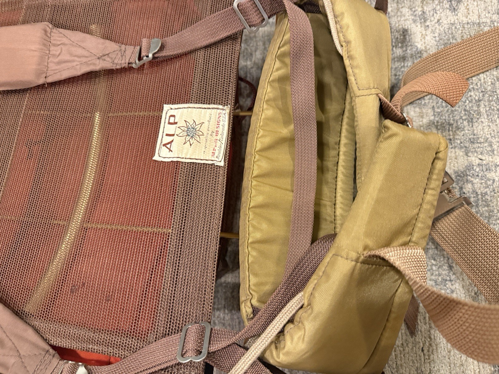 💙Vintage Alpine Designs Orange Backpack Camping Hiking External Frame Flex Pack