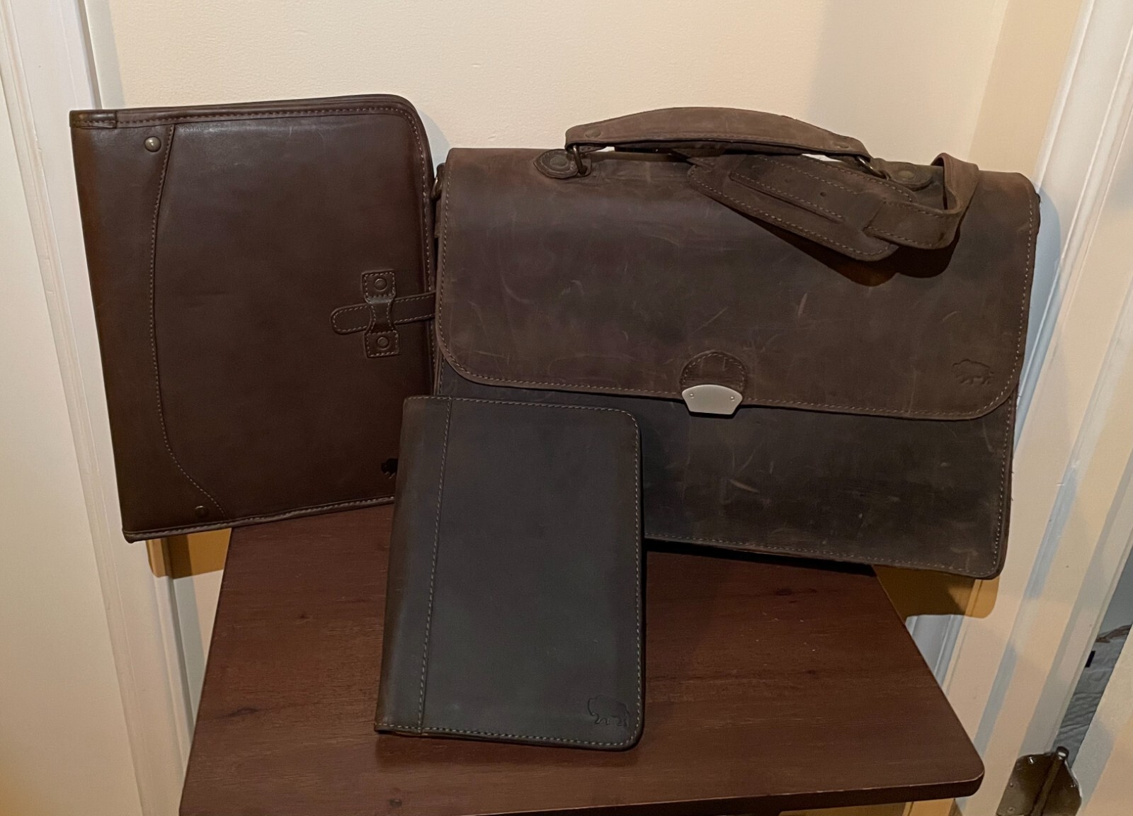 Buffalo Jackson Messenger Dark Briar Bag w/Strap, Portfolio, Notepad holder