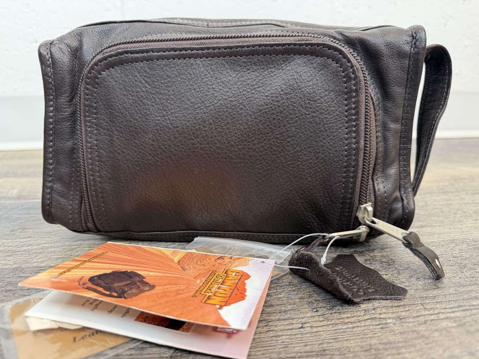 Leather Canyon Outback Brown Men’s Toiletry Bag Lined Top Handle Travel Solid