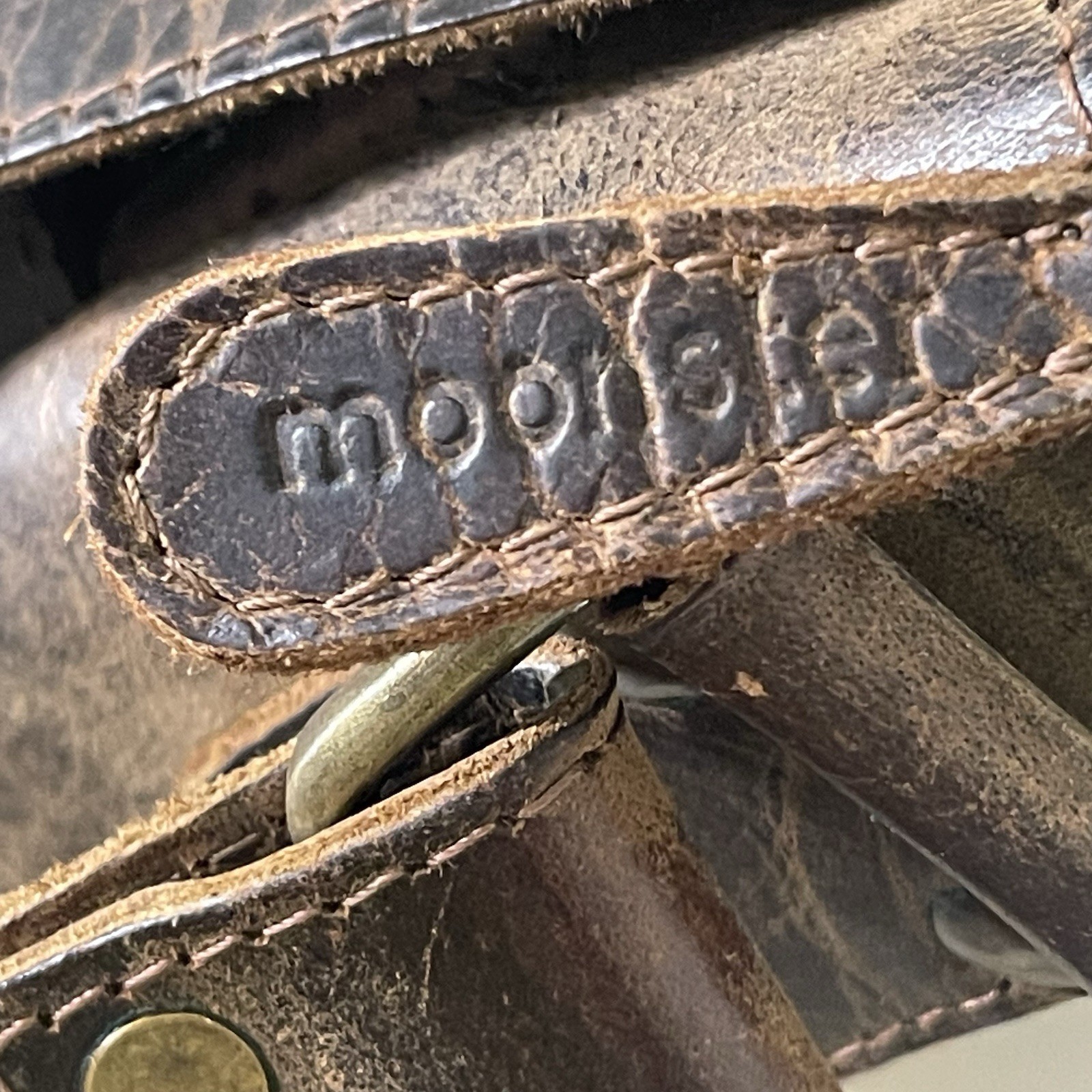 Moonster Buffalo Leather Briefcase 16” Laptop Messenger Bag Crossbody VG