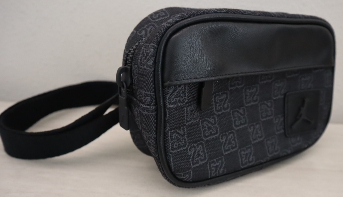 Nike Jordan MA0981 -KK2 Men’s O/S Black 23 Monogram Camera/Crossbody Bag 1.5L