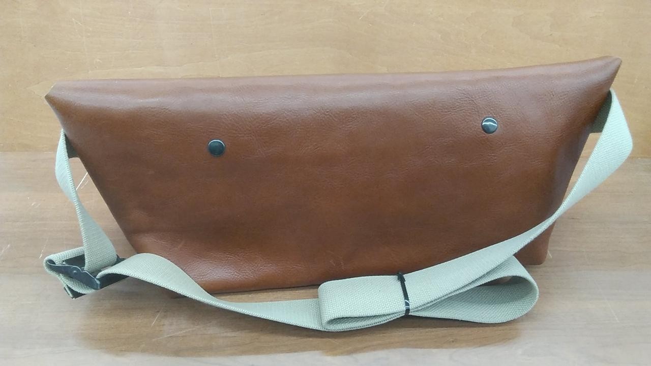 Uni Co M Size Messenger Bag