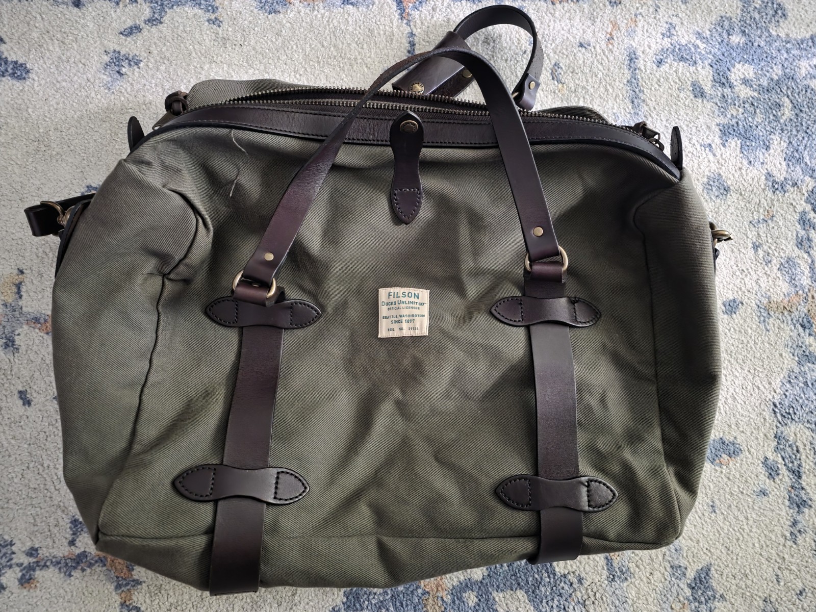 Filson Medium Rugged Twill Duffle Bag