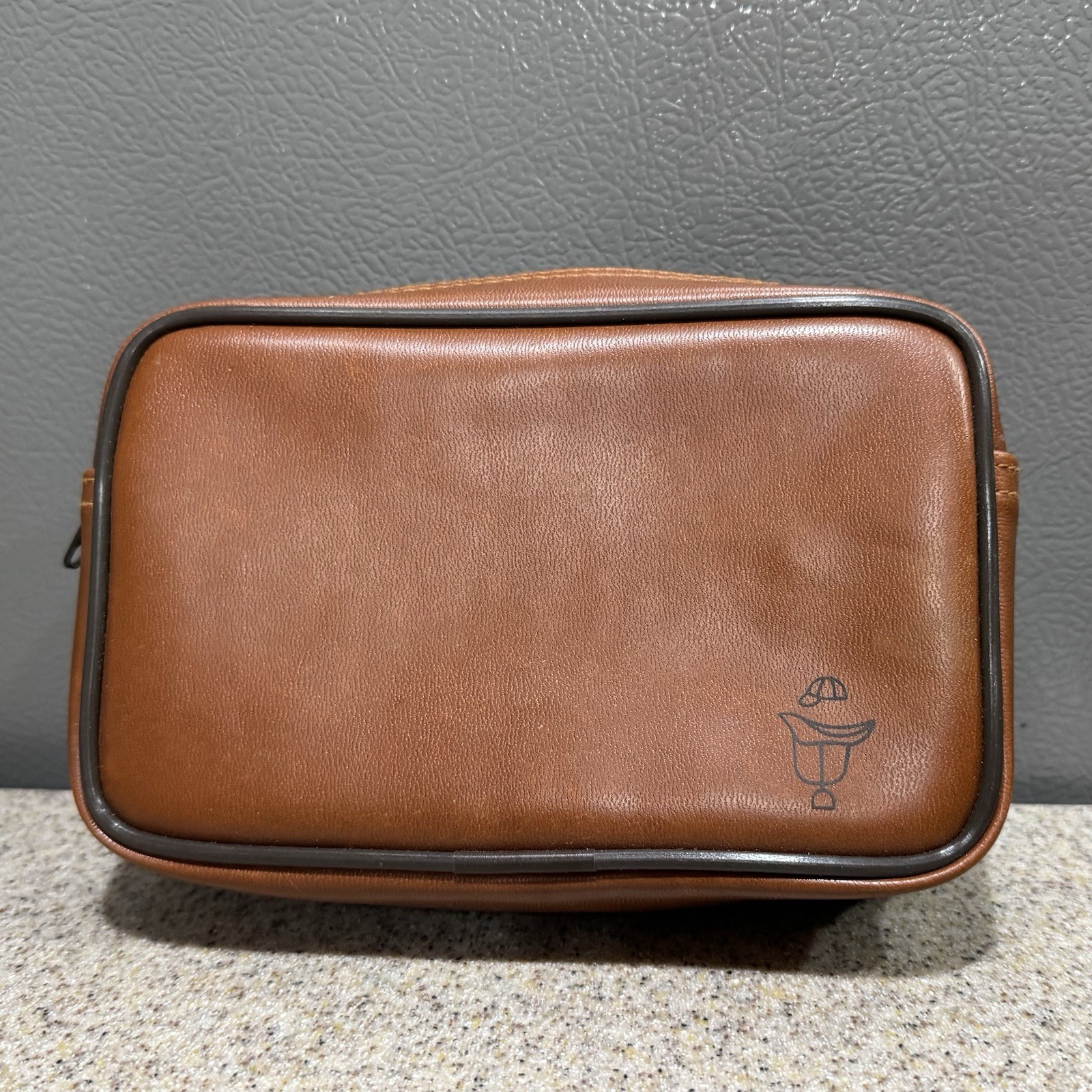 RARE Vtg Aristocrat Tan Leather Toiletry Cosmetic Bag Travel Unisex Made Taiwan