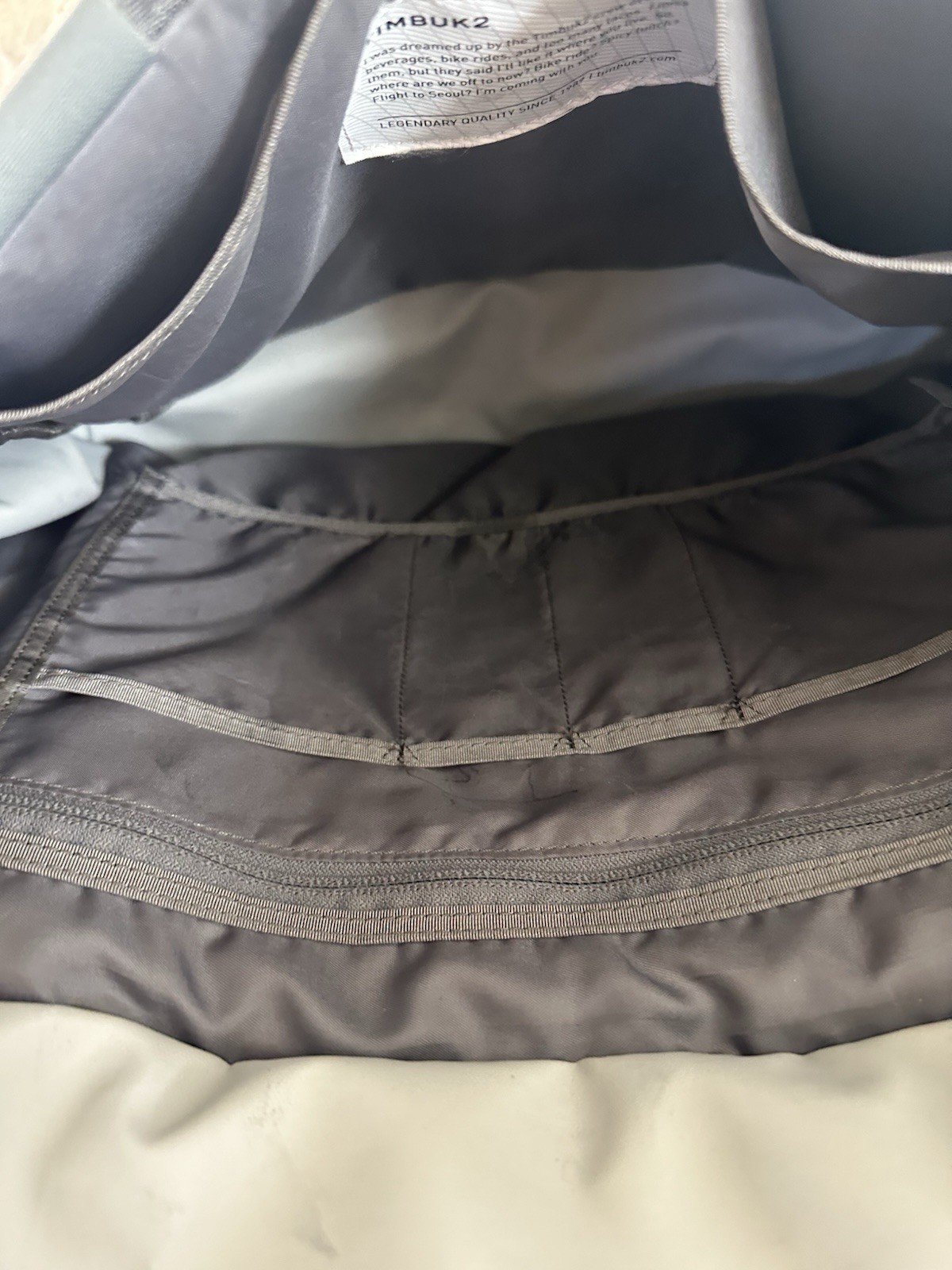 Timbuk2 Command Messenger Bag Black Grey Laptop Crossbody Strap Travel