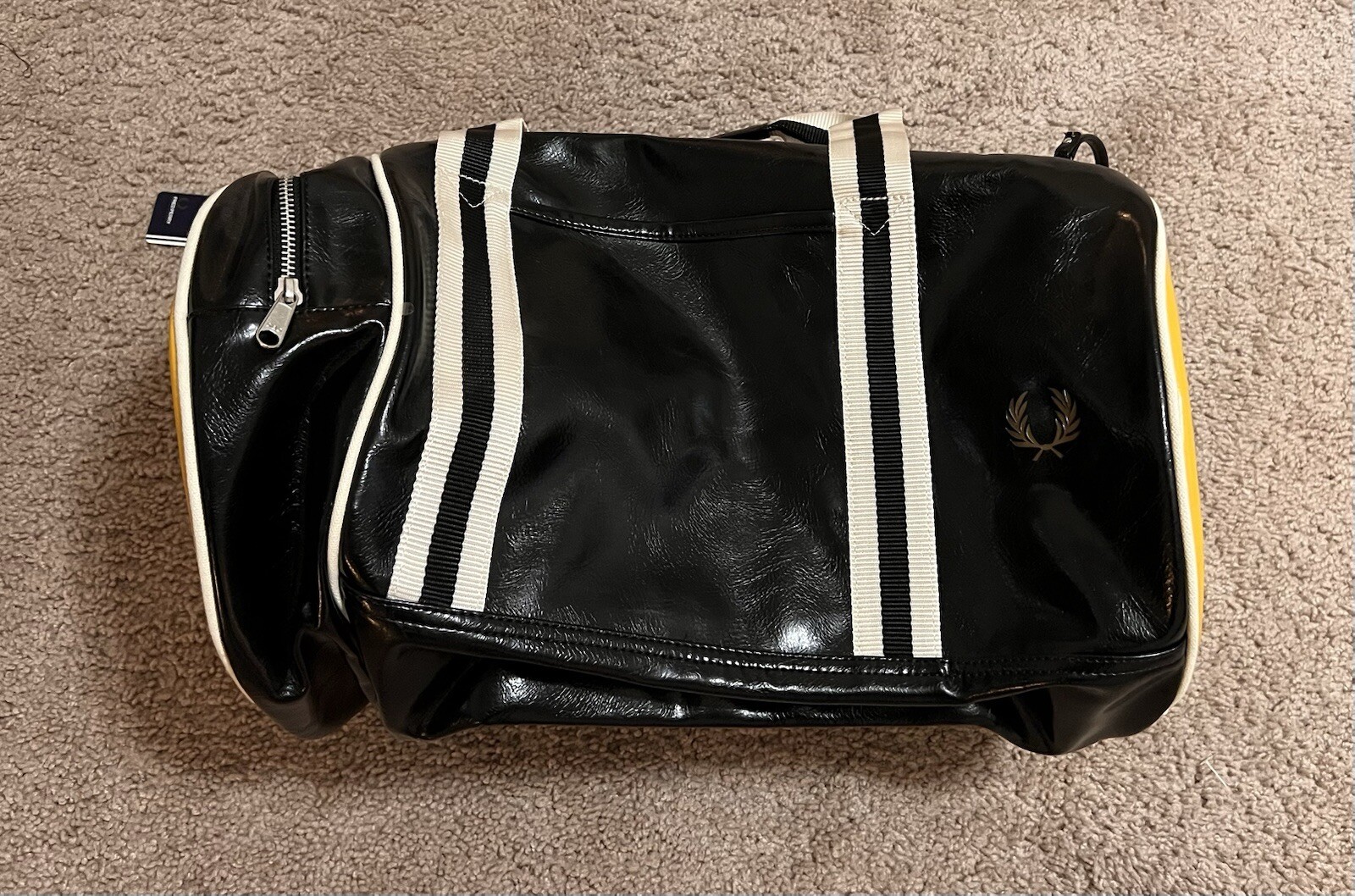 FRED PERRY CLASSIC RETRO BARREL BAG – BLACK/YELLOW OLD DESIGN AND TAG Limited