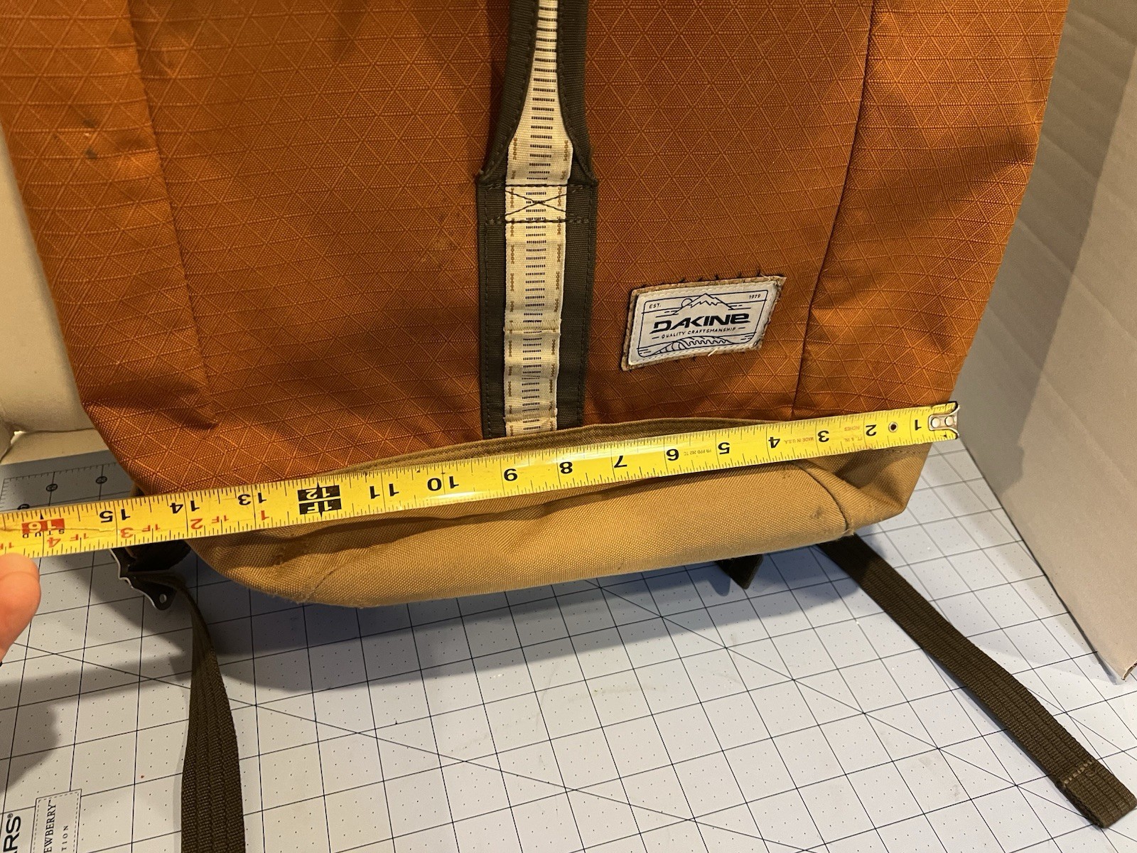 Dakine Top Side Loader Rucksack 26L Laptop Backpack USED Khaki Tan Floral