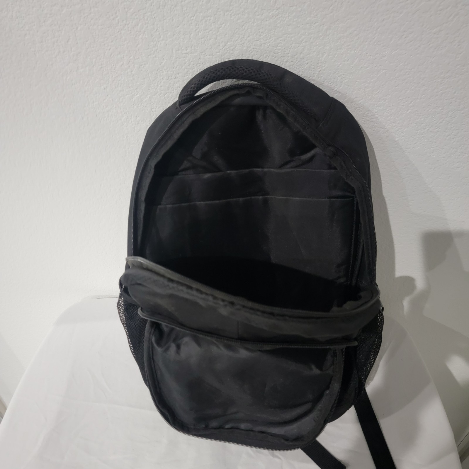 Targus Lightweight Black Sport Back Pack Travel Bag 12 x 5 x 18in
