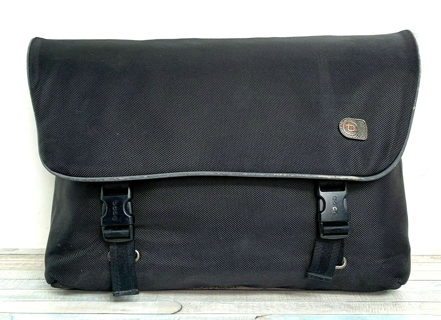 Booq Graphite BLACK NYLON FLAP PADDED LAPTOP SHOULDER BAG ORGANIZER BRIEFCASE