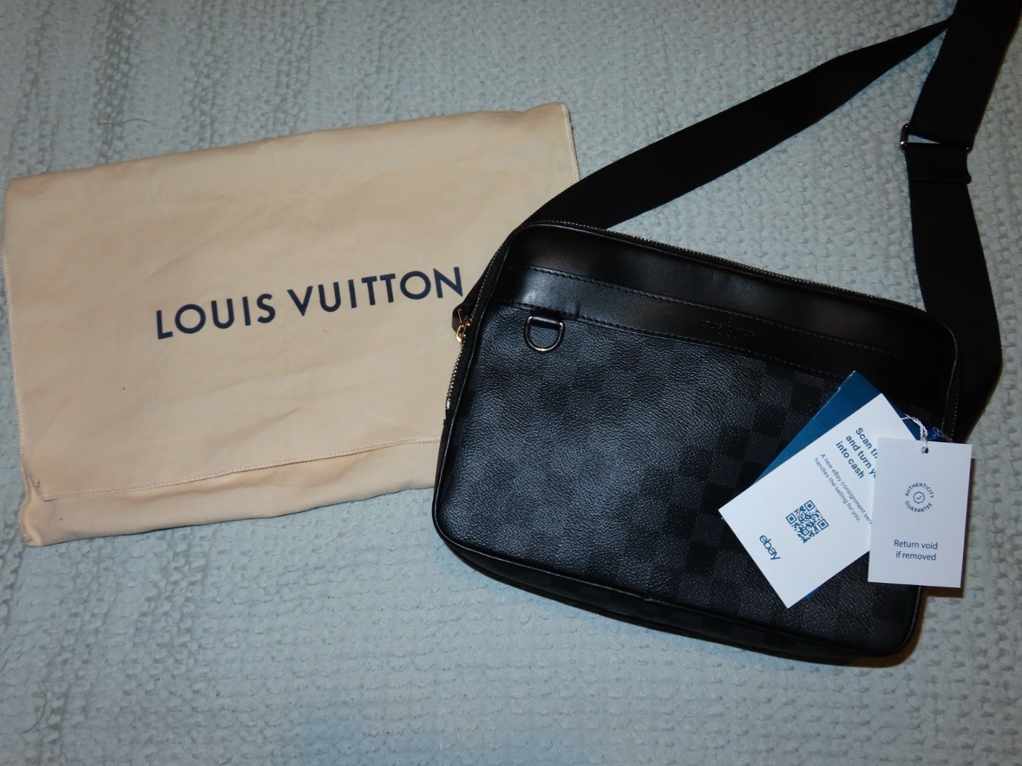 Louis Vuitton Damier Graphite Checkered Black Men’s Messenger Bag