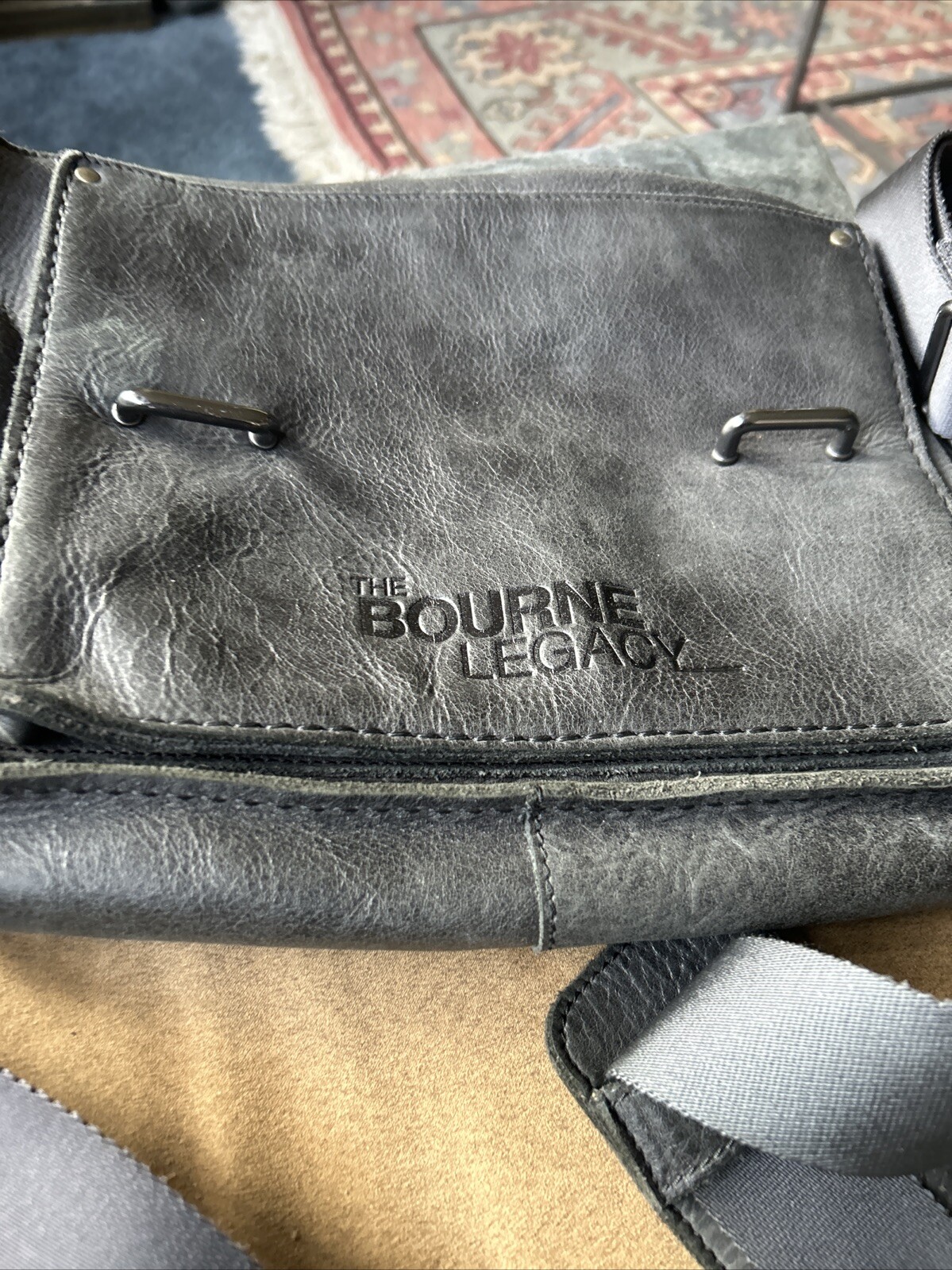 ROOTS The Bourne Legacy CANADA LEATHER CROSSBODY MESSENGER BAG 13”